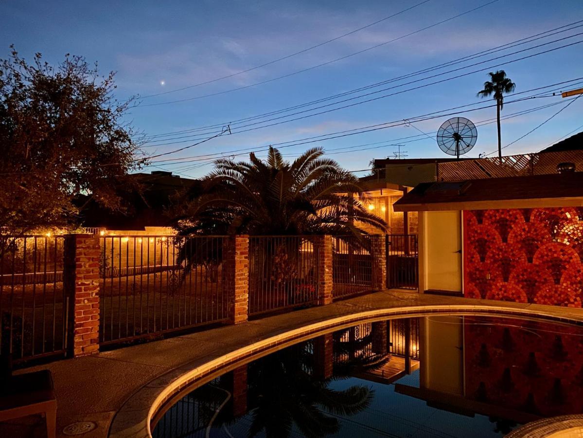 Newer Ranch With Pool And Hot Tub Near The Strip And Freemont Street. Villa Las Vegas Exterior photo